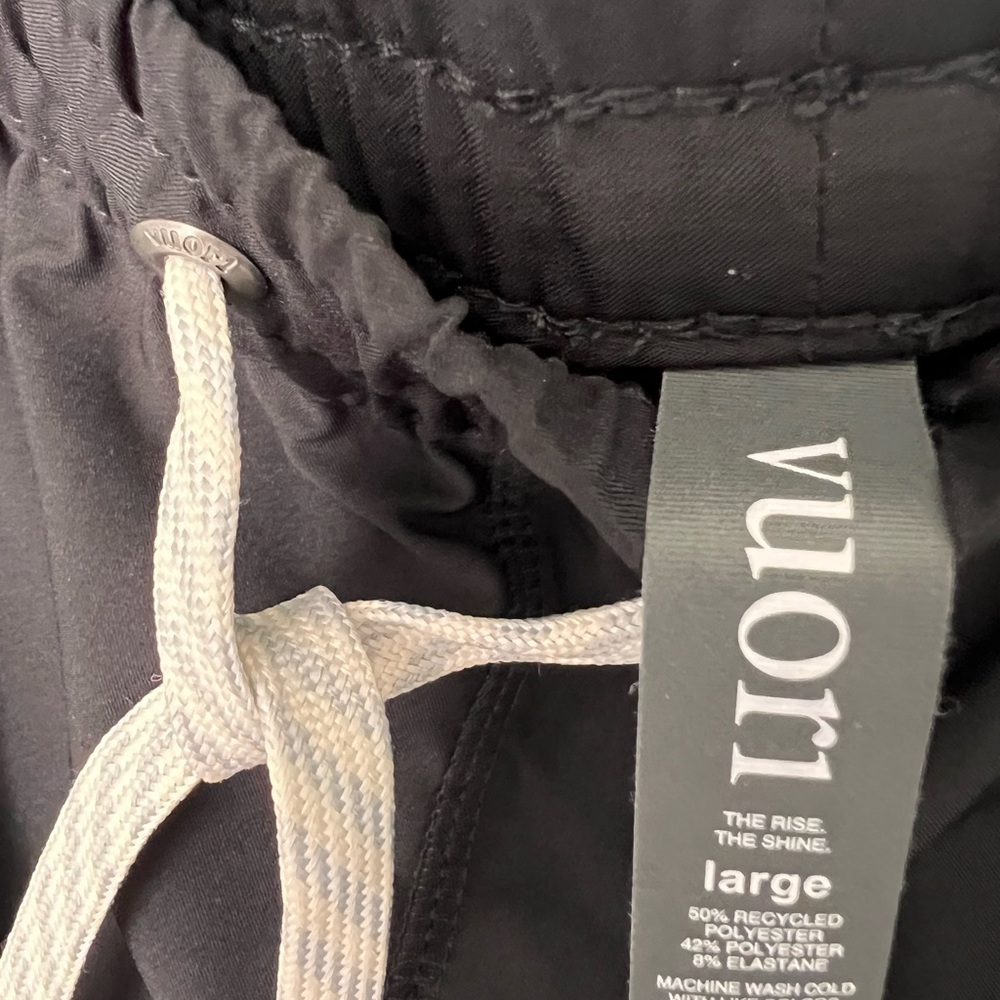 Vuori Weekend Jogger in Black Large New with Tags